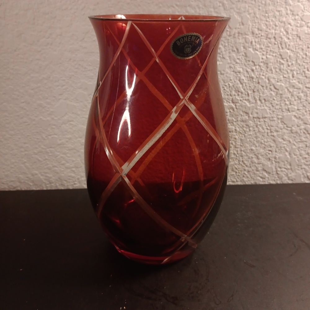 EXQUISITE Bohemia Cut Crystal 6.5" Cranberry Vase Made in Czech Republic.